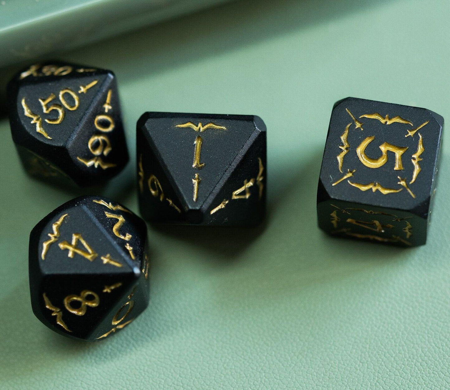 Kit de Dados RPG de Resina - Tema Solid - NERD BEM TRAJADO