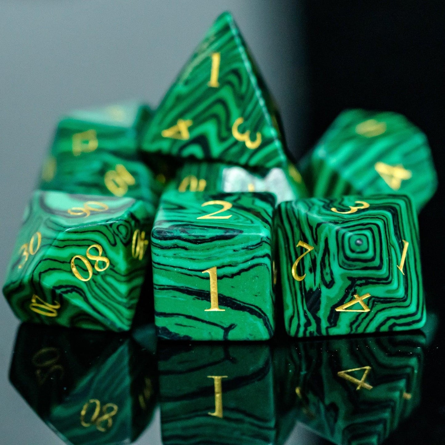 Kit de Dados RPG de Pedra - Modelo 16 - NERD BEM TRAJADO