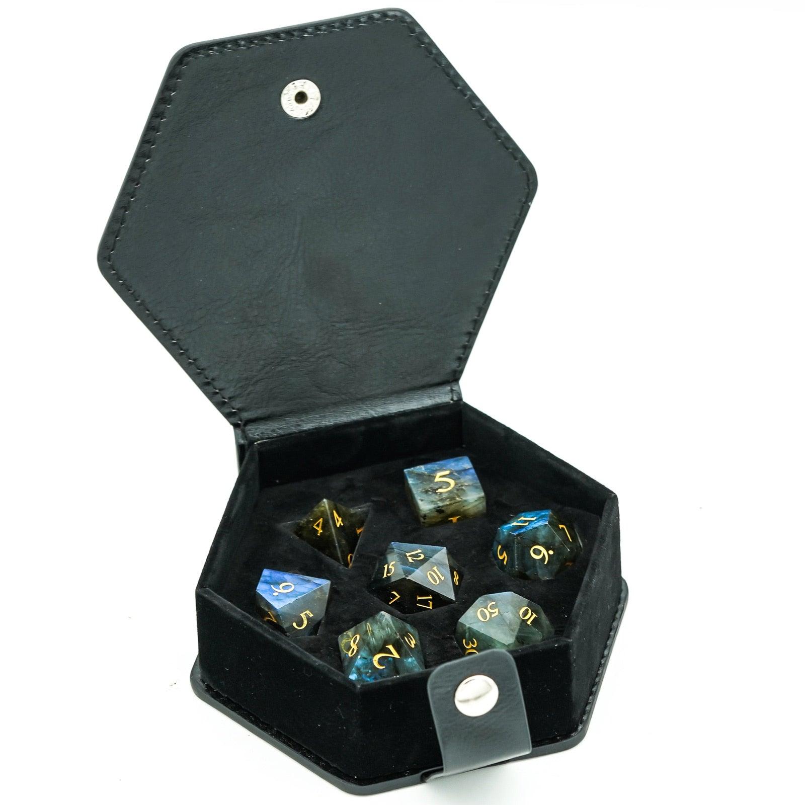 Kit de Dados RPG de Vidro/Pedra - Tema Stone - NERD BEM TRAJADO