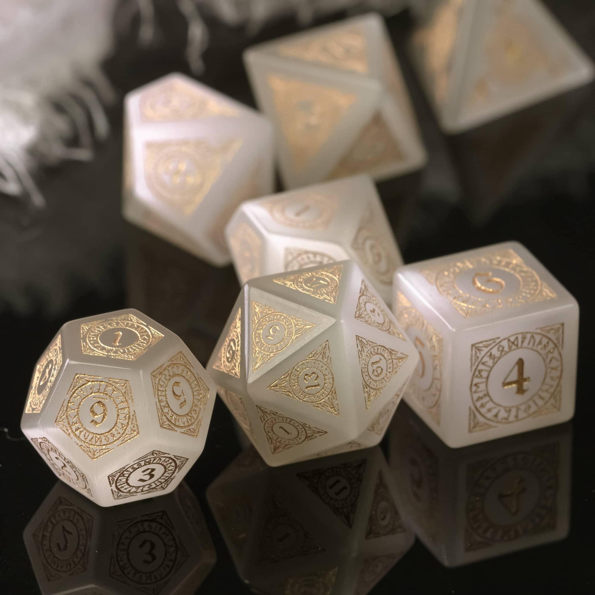 Kit de Dados RPG de Gema Preciosa - Modelo 03 - NERD BEM TRAJADO