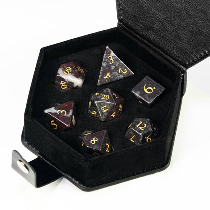 Kit de Dados RPG de Obsidiana - Modelo 05 - NERD BEM TRAJADO