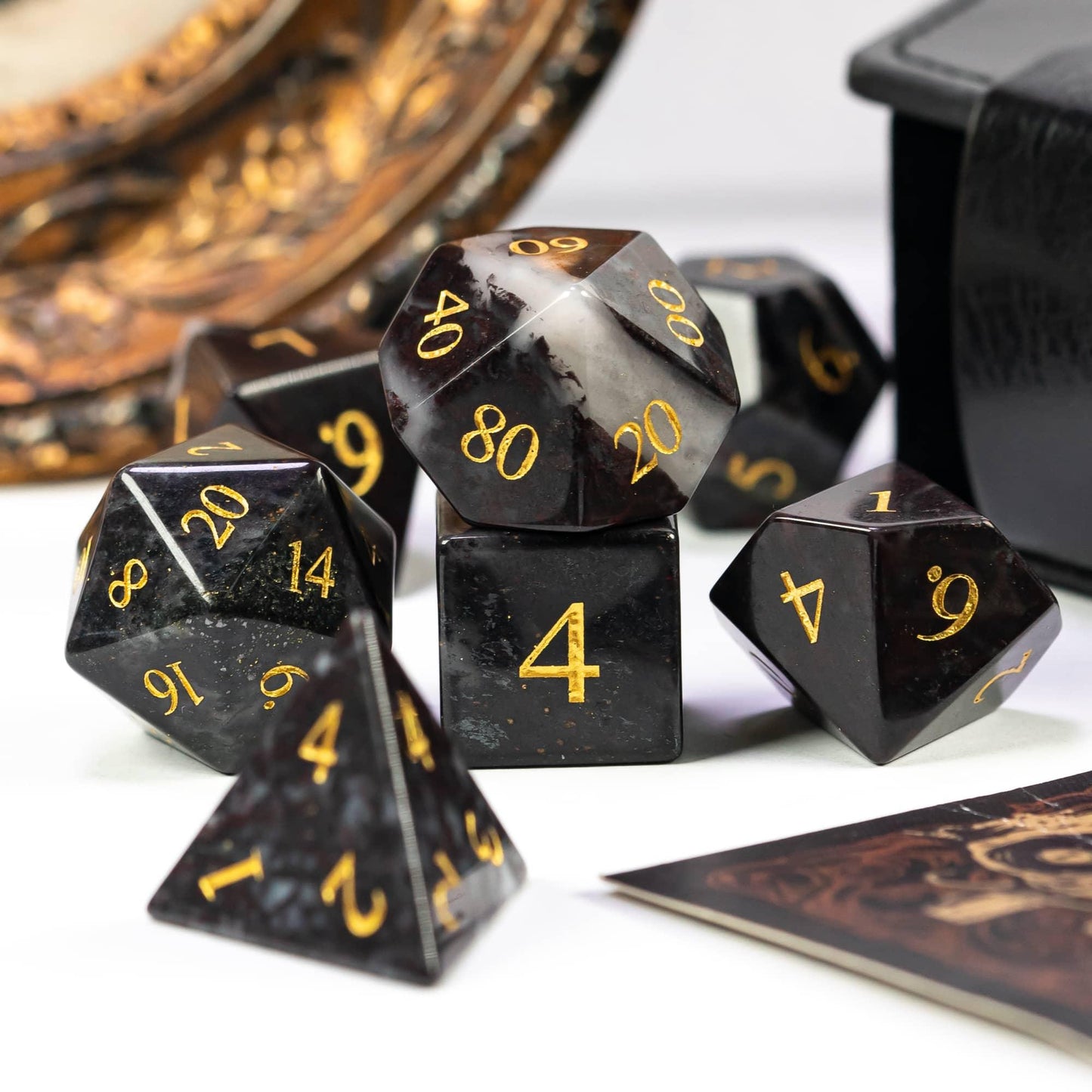 Kit de Dados RPG de Obsidiana - Modelo 05 - NERD BEM TRAJADO