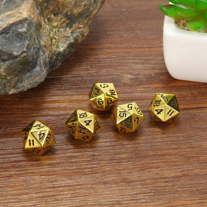 Dado para RPG D20 de Metal - NERD BEM TRAJADO