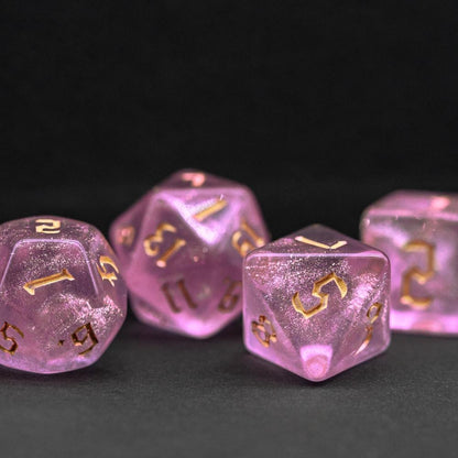 Poludie 7Pcs/Set Pink Gold DND Dice Set D4 D6 D8 D10 D% D12 D20 Translucent Polyhedral Dice for Role Playing Board Game MTG D&amp;D - NERD BEM TRAJADO