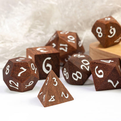 Kit de Dados RPG de Gemstone - Tema Madeira - NERD BEM TRAJADO